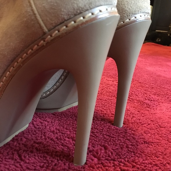 BCBGMAXAZRIA Tan Suede Heels - Picture 7 of 7